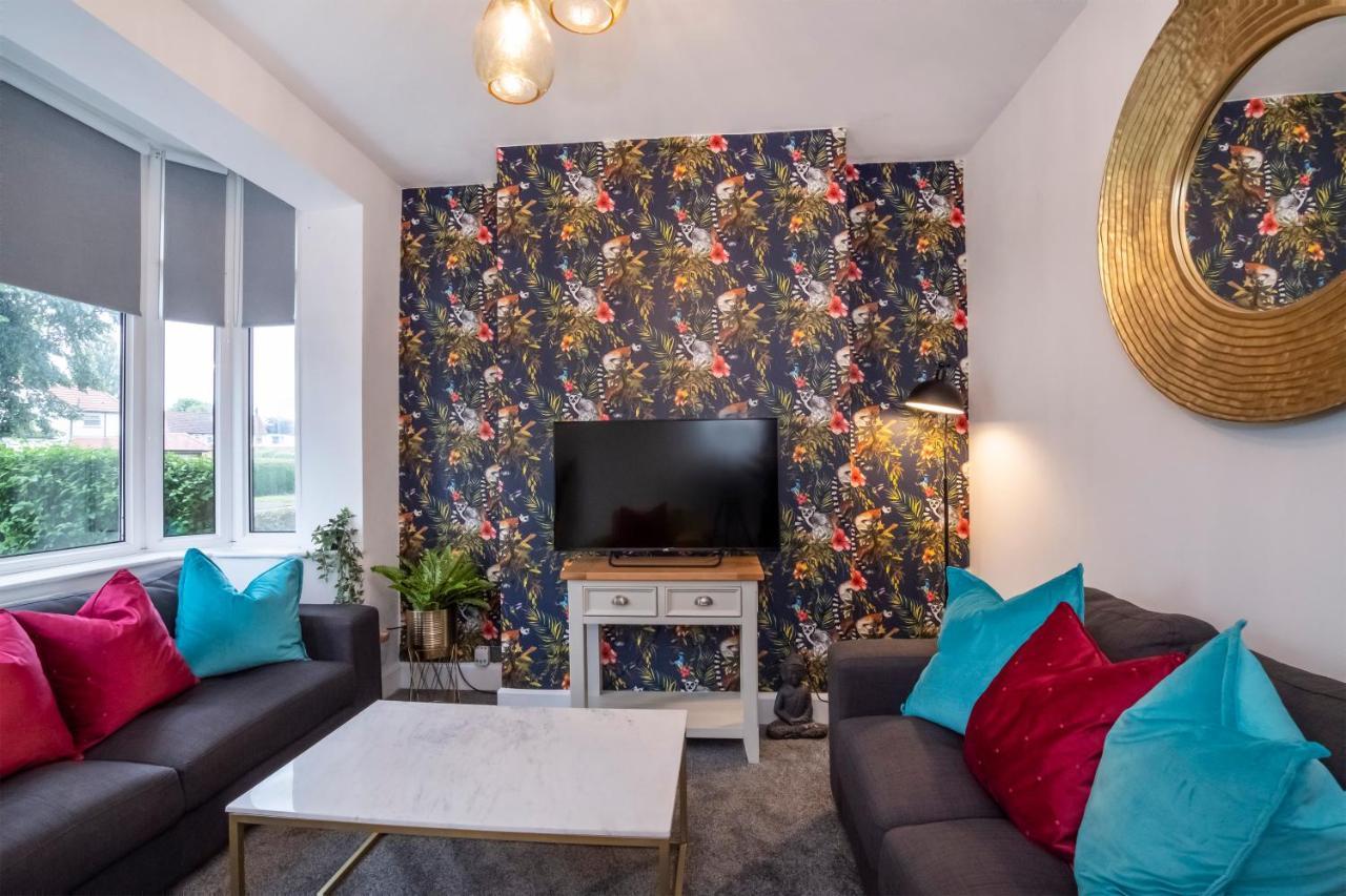 Villa Stylish Hot Tub House With Free Parking! York Exterior foto